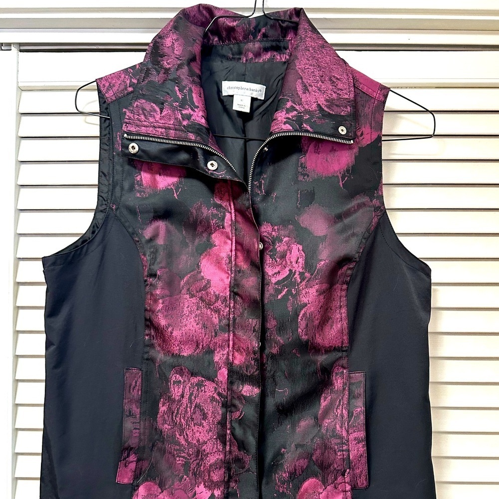 Christopher Banks silky vest Medium- slender look
